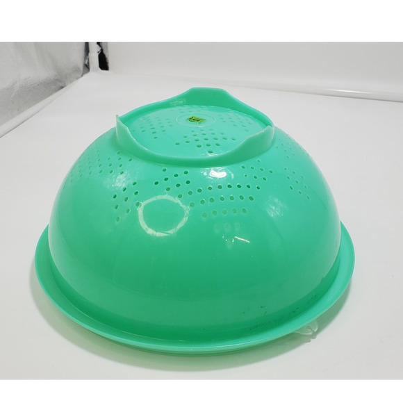 Vintage Tupperware #339 2 Qt Colander Jadeite Green w/Strainer (No Lid) - Picture 2 of 4